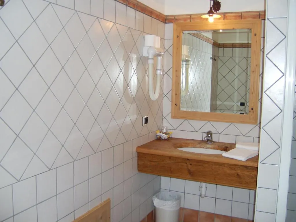 Hotel Li Arnoga San Carlo  3*, San Carlo (Grisons)